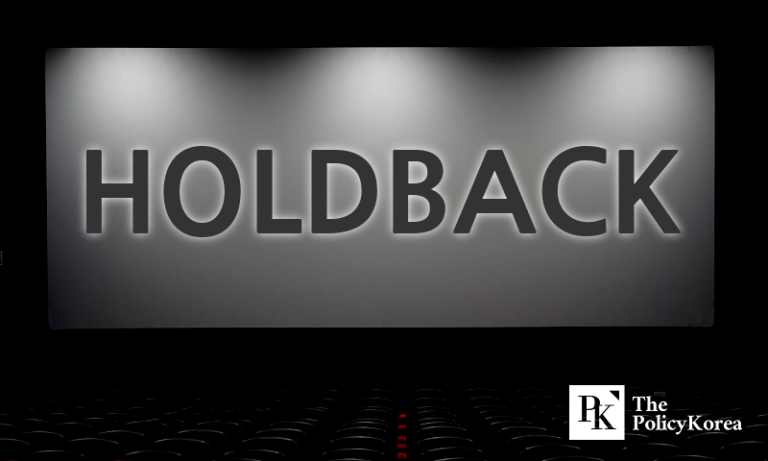 Movie theaters collapsing due to the OTT craze, cannot be saved through ‘holdback’?